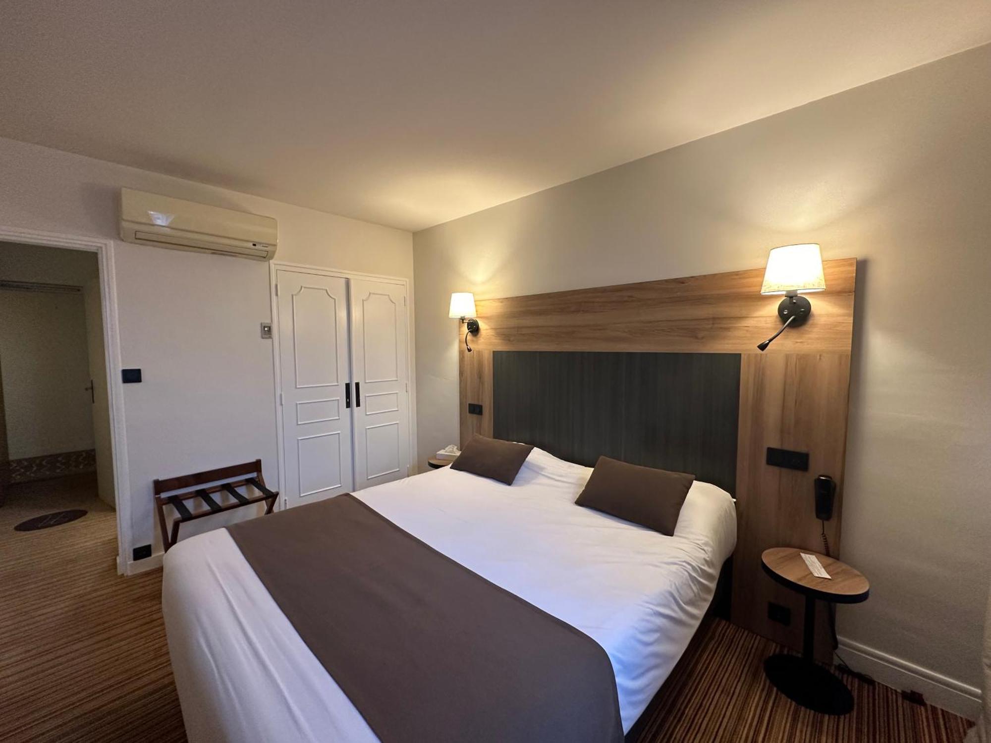 The Originals City, Hotel Napoleon, La Roche-Sur-Yon Buitenkant foto