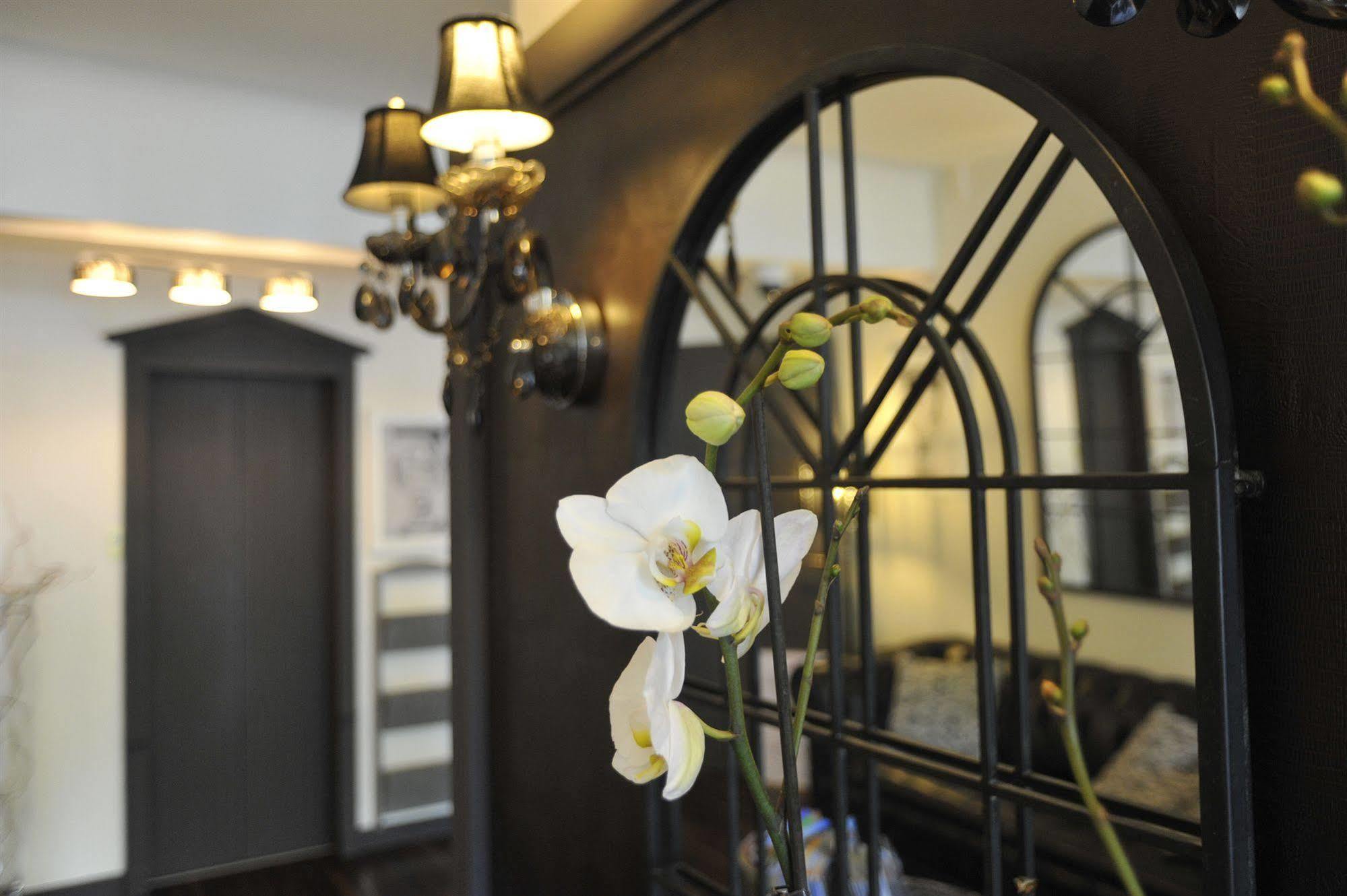 The Originals City, Hotel Napoleon, La Roche-Sur-Yon Buitenkant foto